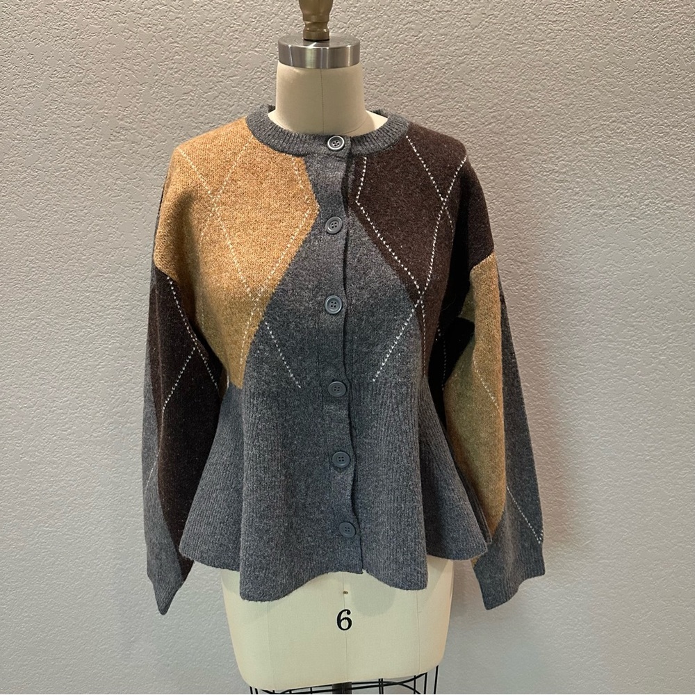 Steve Madden Women’s Gray & Brown Argyle Button-Up Sweater Cardigan
